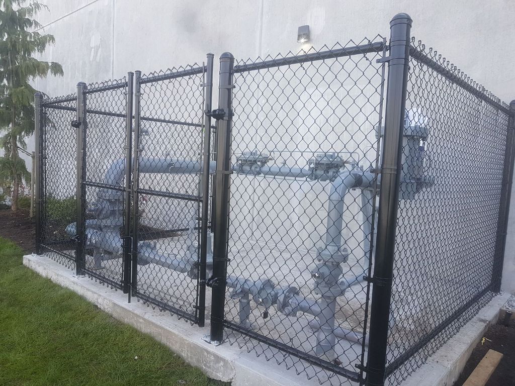 Innovative Design Ideas for Chain Link Enclosures